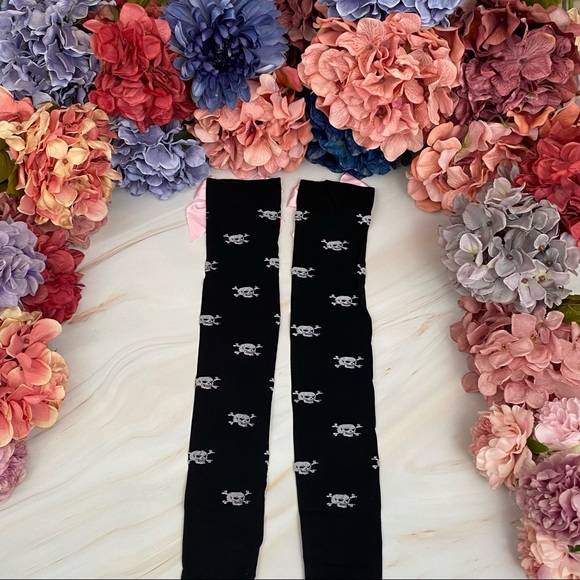 Gothic Long Black Knee High Stockings with Skulls & Pink Bows - Picture 15 of 16